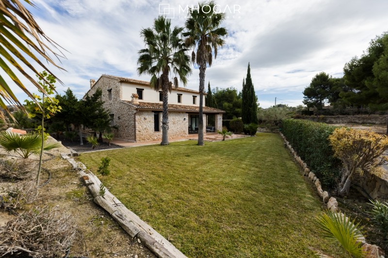 Rústica Elegancia - Casa de Campo a la venta en Benissa!